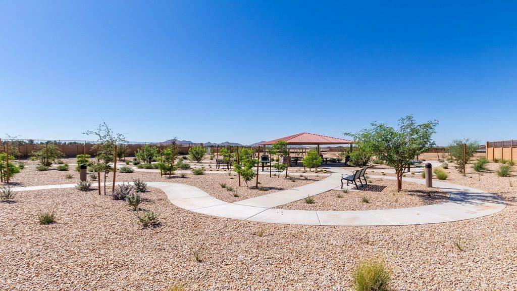 50. Ovation at Meridian 55+ xây dựng tại 39730 N. Collins Lane, Queen Creek, AZ 85140