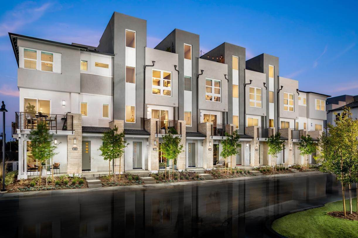 The Terraces at 100 West κτίριο σε 1214 S Urbana St, Anaheim, CA 92805
