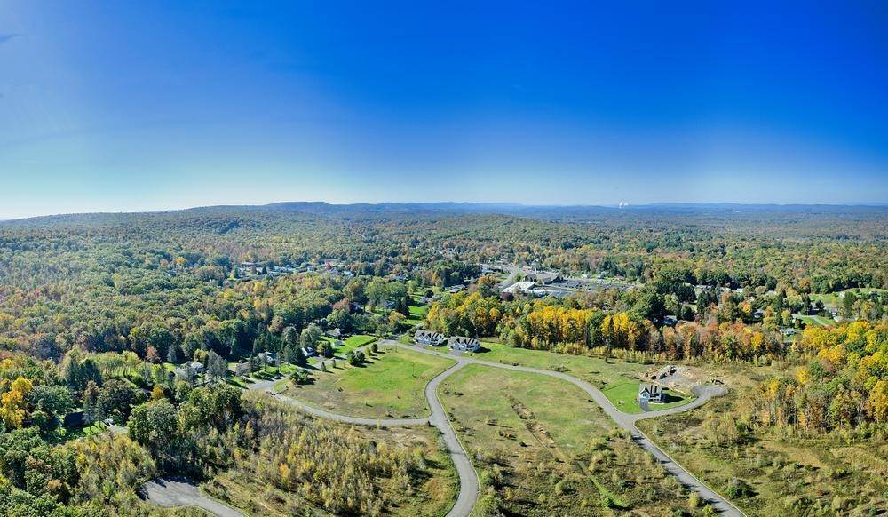 35. Hillcrest Estates at Mountain Top κτίριο σε 129 Mitchell Avenue, Mountain Top, PA 18707