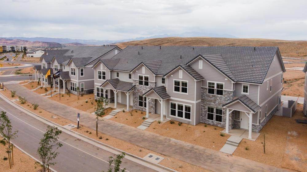 9. Desert Color - St. George (Townhomes) xây dựng tại 6005 S Carnelian Parkway, St. George, UT 84790