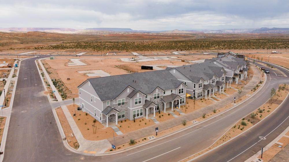 11. Desert Color - St. George (Townhomes) xây dựng tại 6005 S Carnelian Parkway, St. George, UT 84790