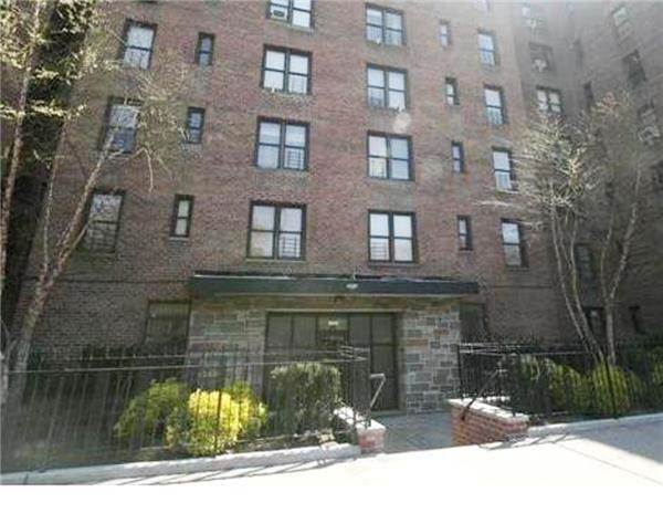 Parkway Apartments xây dựng tại 2860 Bailey Avenue, Kingsbridge, Bronx, NY 10463