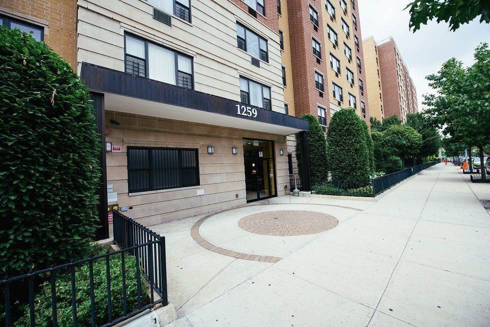The Solara здание в 1259 Grant Avenue, Concourse, Bronx, NY 10456