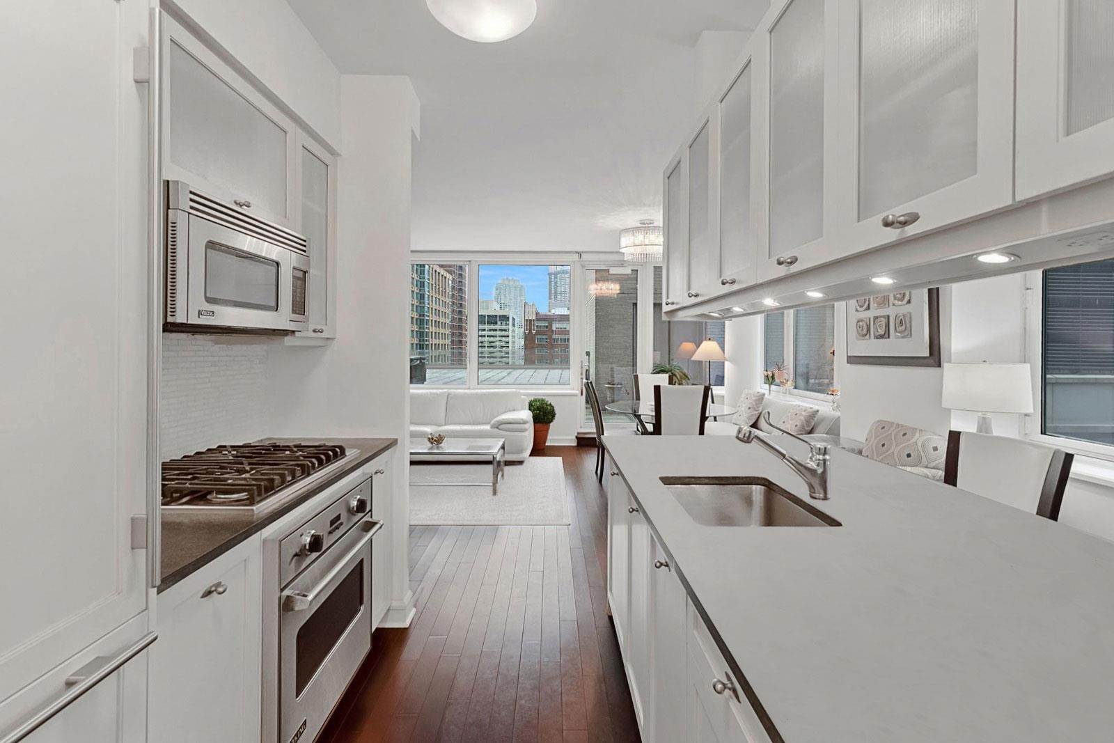Condominium voor Verkoop op Lincoln Square, Manhattan, NY 10069