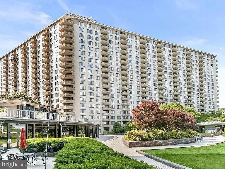 Condominium for Sale at 5225 Pooks Hill Rd Bethesda, MD 20814