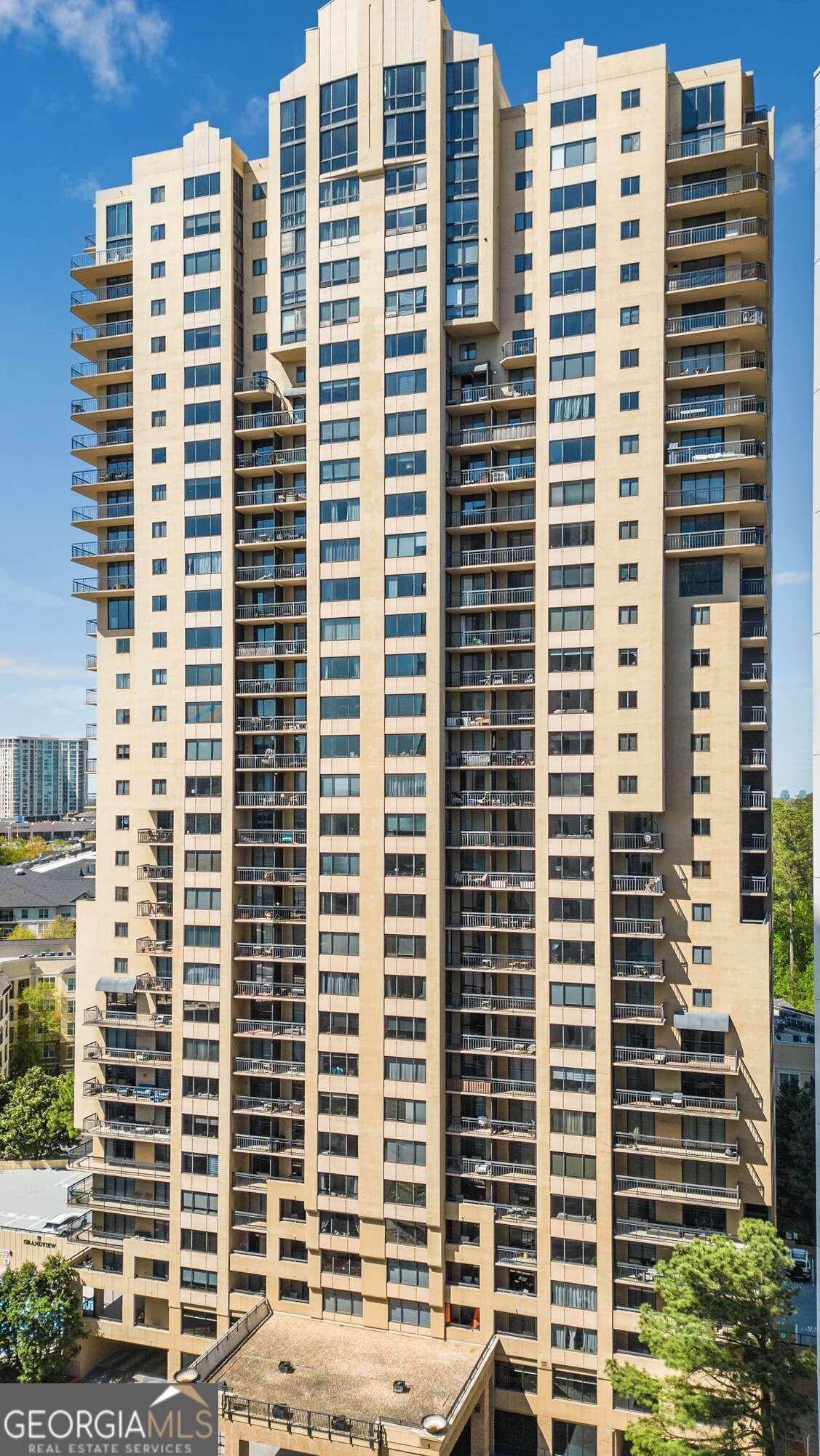 Condominium voor Verkoop op Lenox, Atlanta, GA 30326