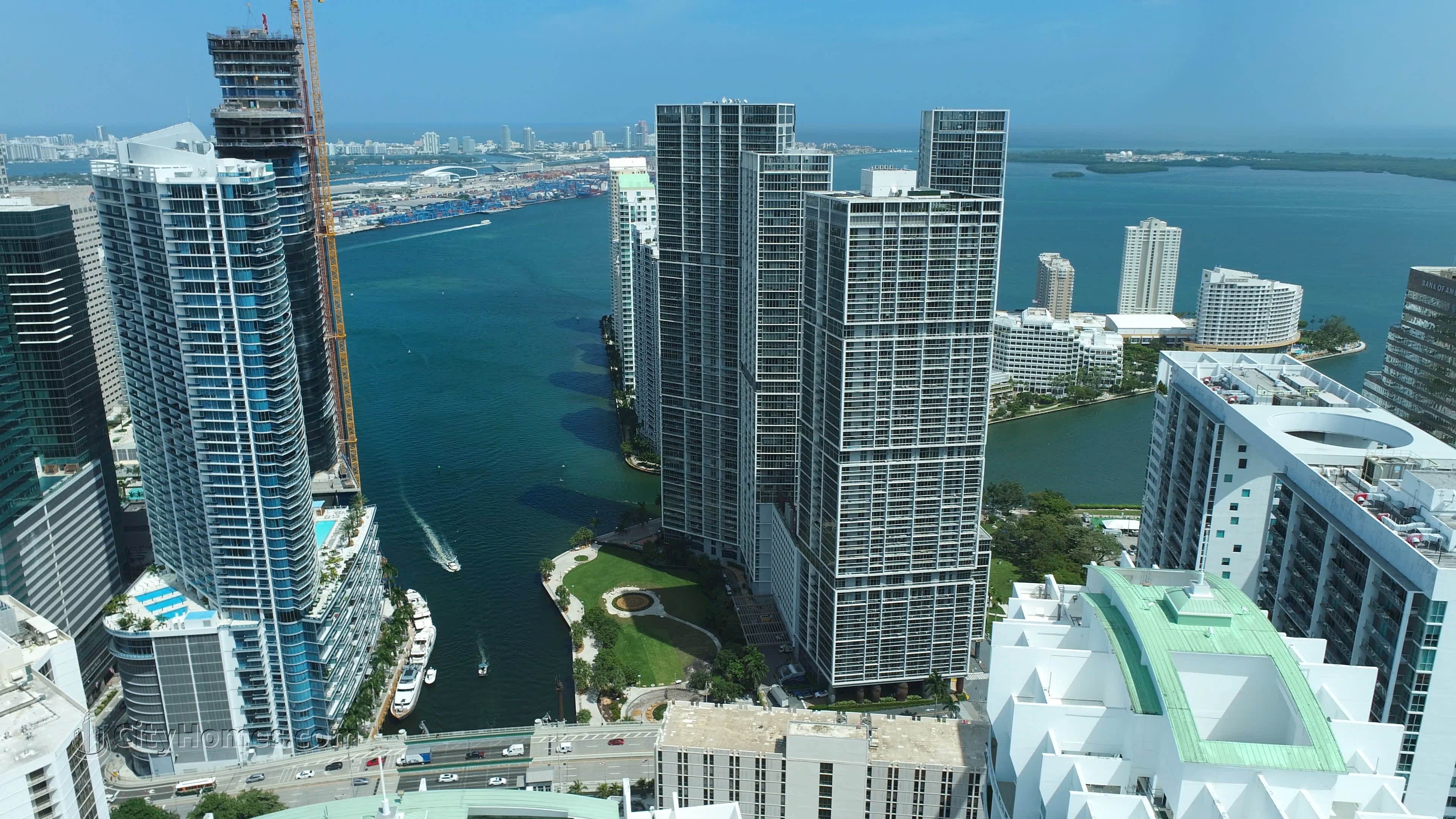 2. ICON Brickell Tower 1建於 465 And 475 Brickell Ave, Miami, FL 33131