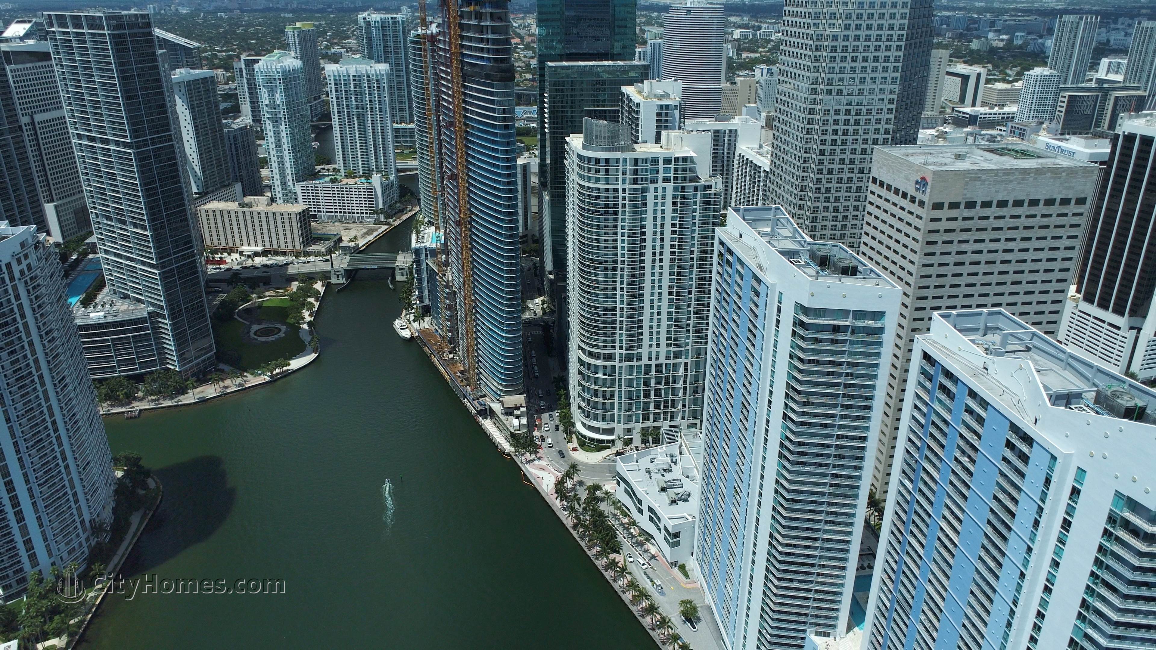 5. One Miami gebouw op 325 And 335 S Biscayne Blvd, Miami, FL 33131