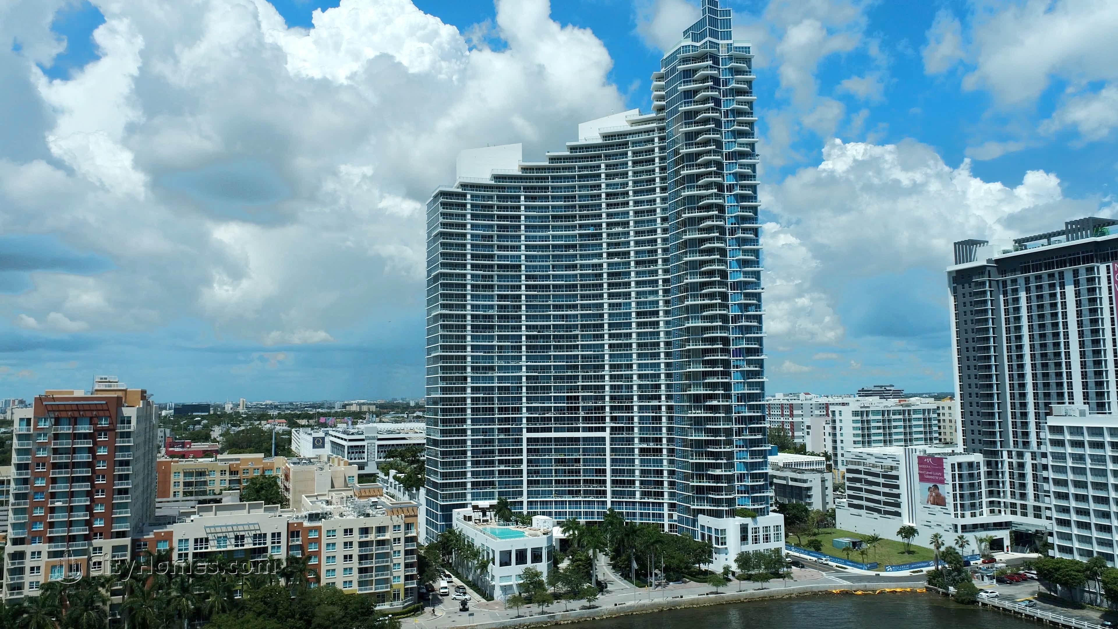 2. Paramount Bay здание в 2020 N Bayshore Drive, Edgewater, Miami, FL 33137