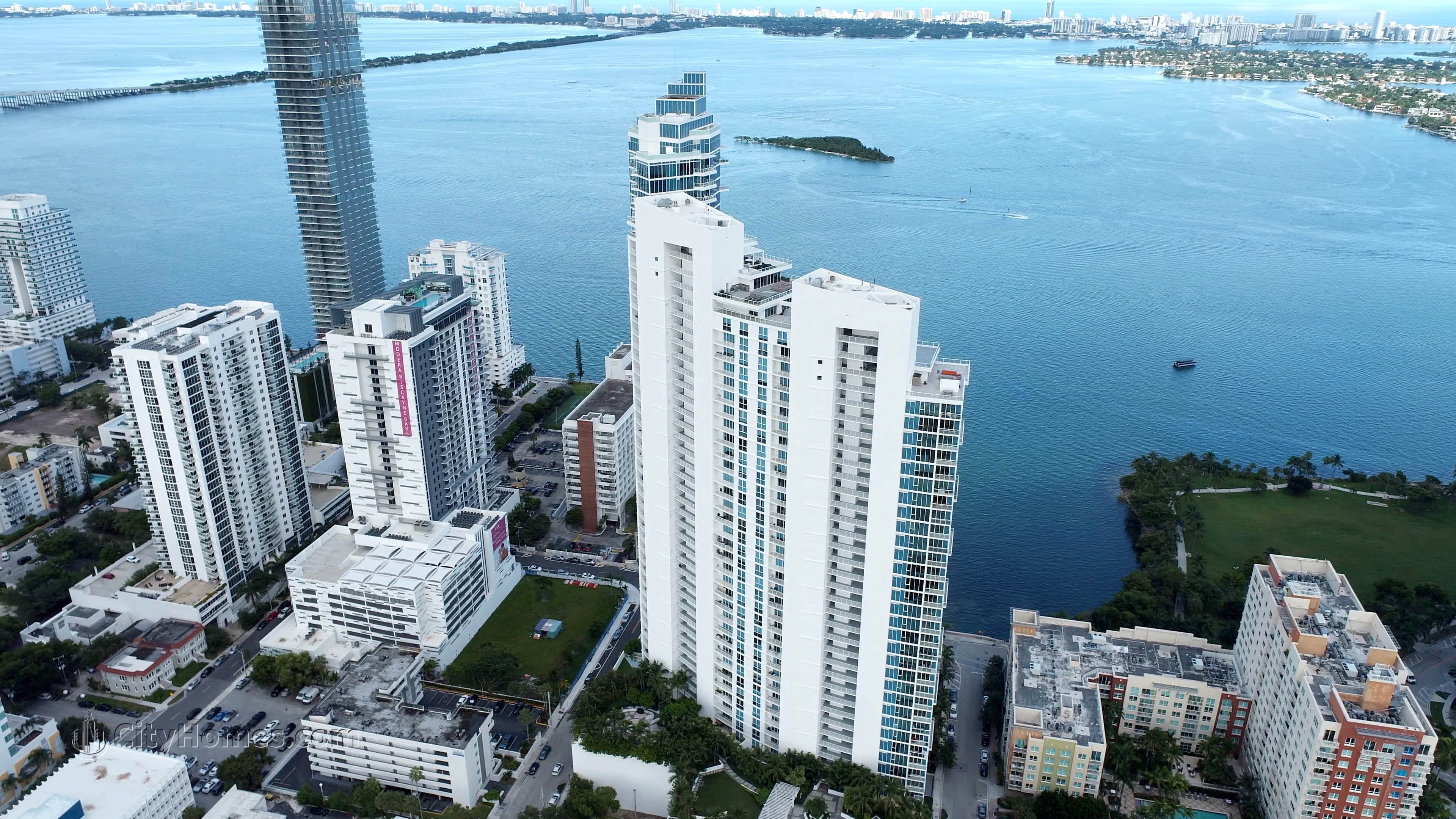 4. Paramount Bay здание в 2020 N Bayshore Drive, Edgewater, Miami, FL 33137