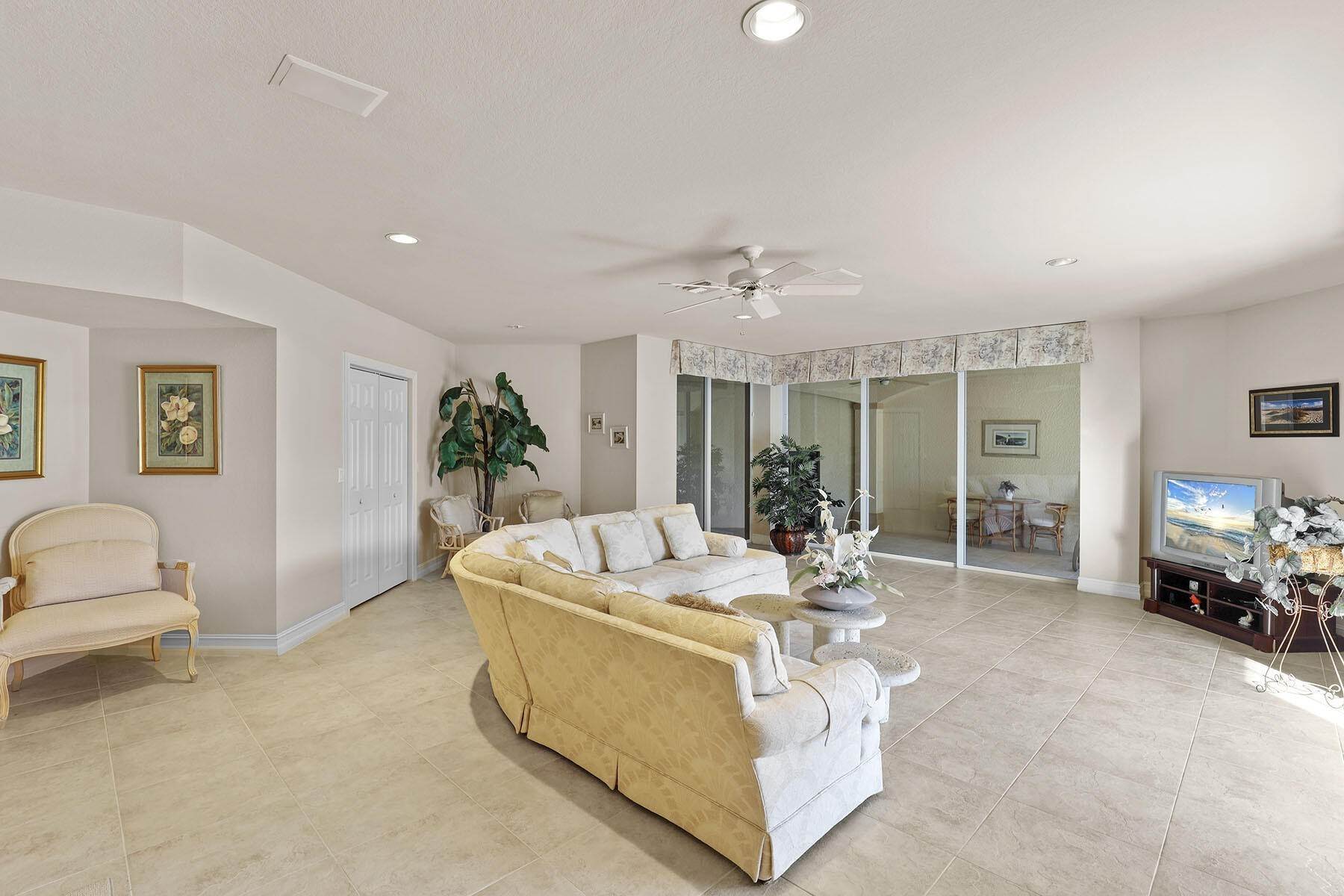37. Single Family for Sale at Marco Island, FL 34145