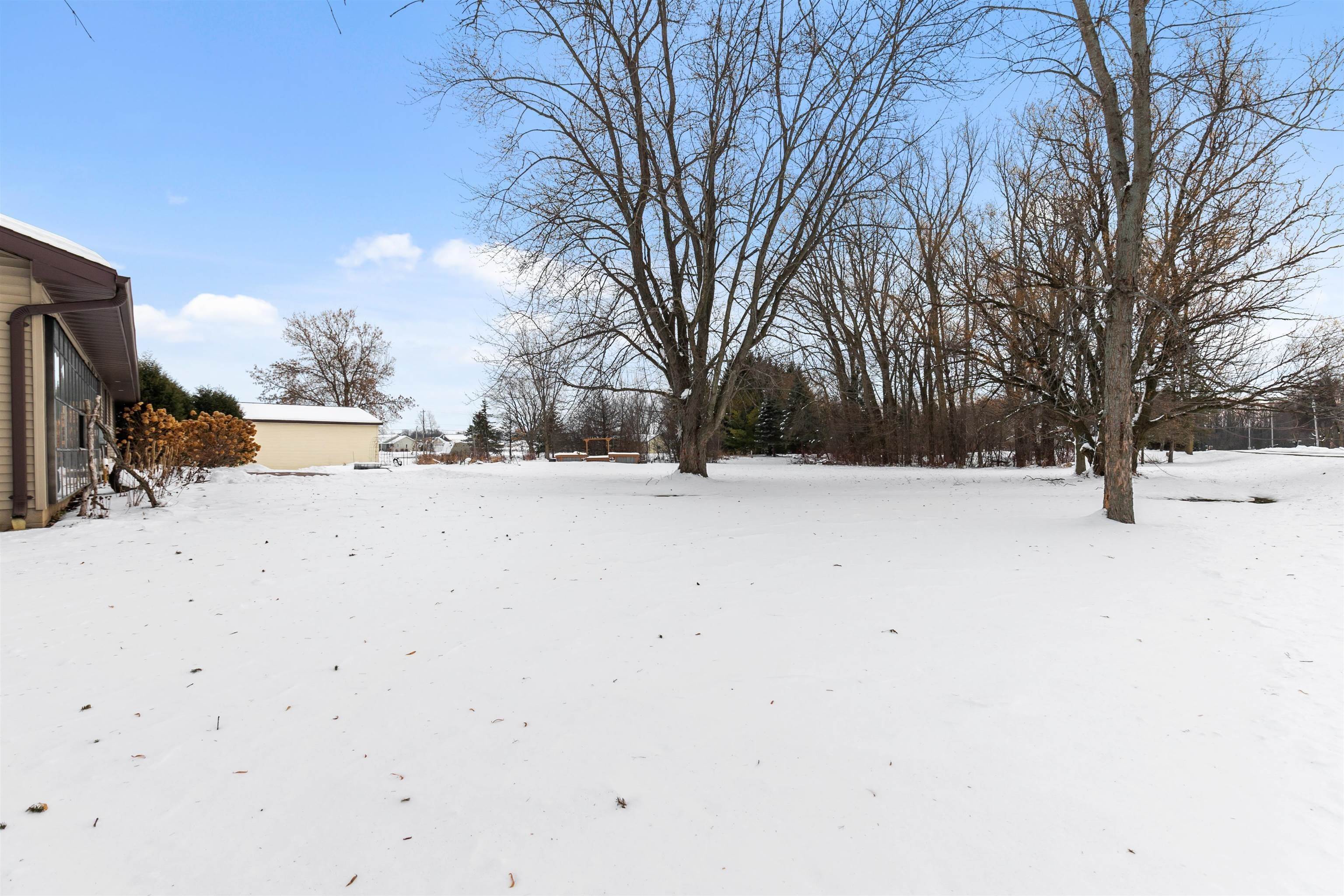36. Single Family for Sale at Greenville, WI 54942