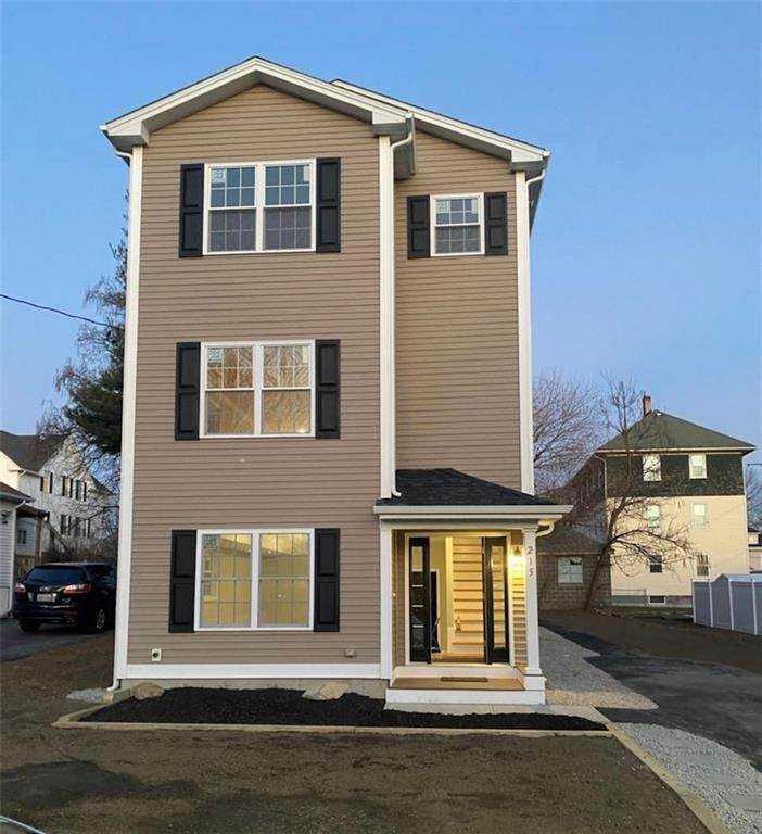 Single Family for Sale at Providence, RI 02904