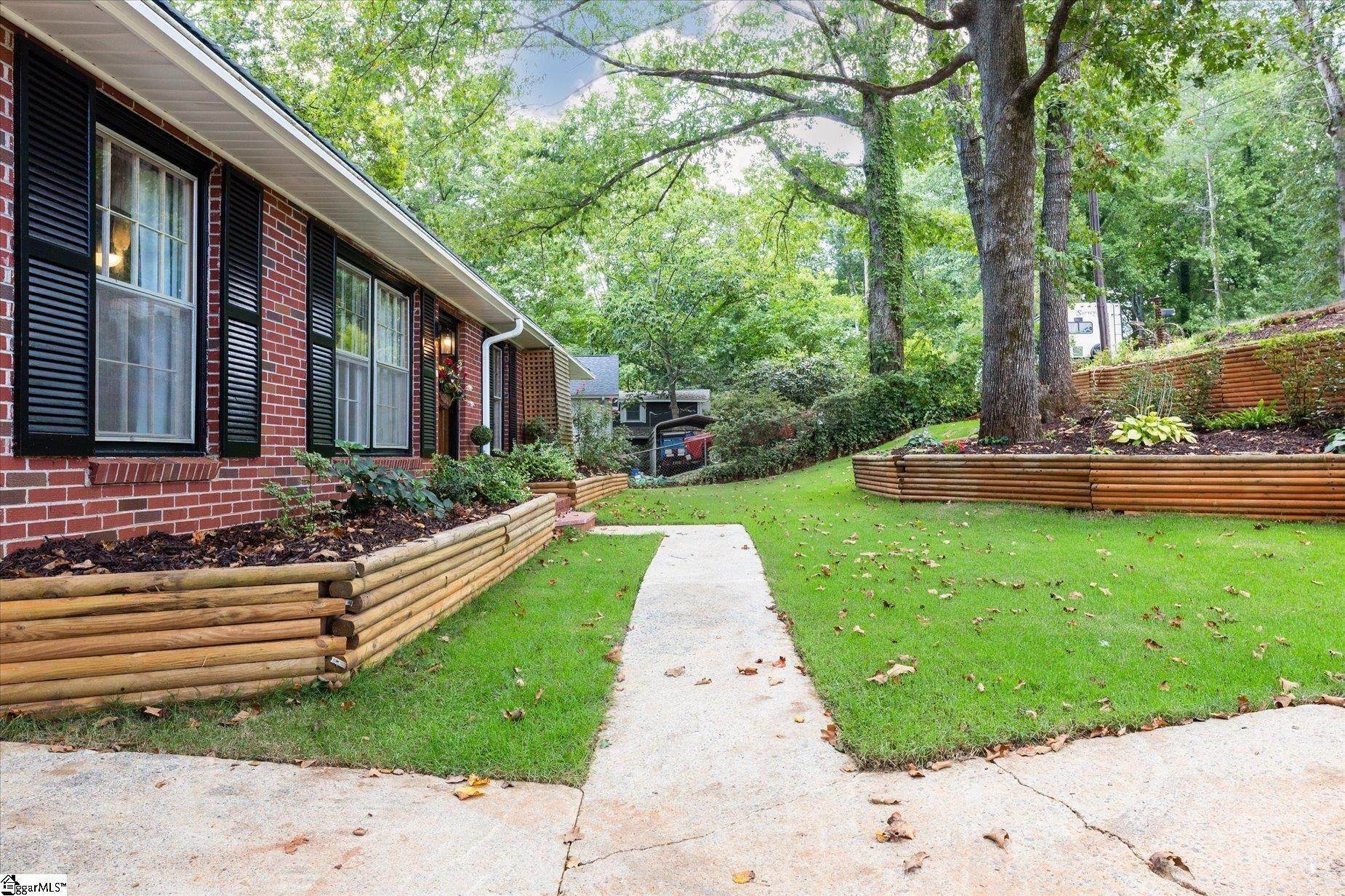 3. Single Family for Sale at Greenville, SC 29611