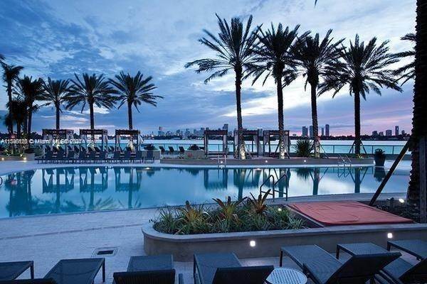 Condominium voor Verkoop op West Avenue, Miami Beach, FL 33139