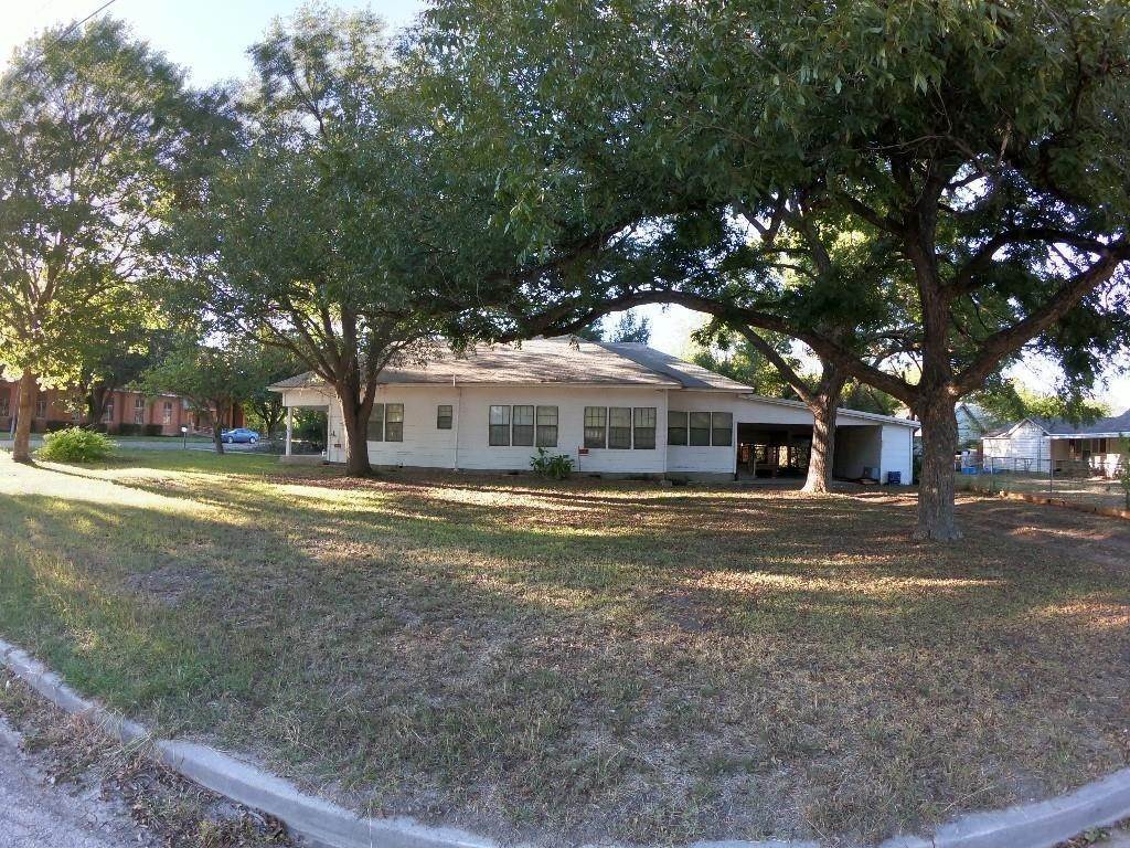 2. Single Family for Sale at Clifton, TX 76634