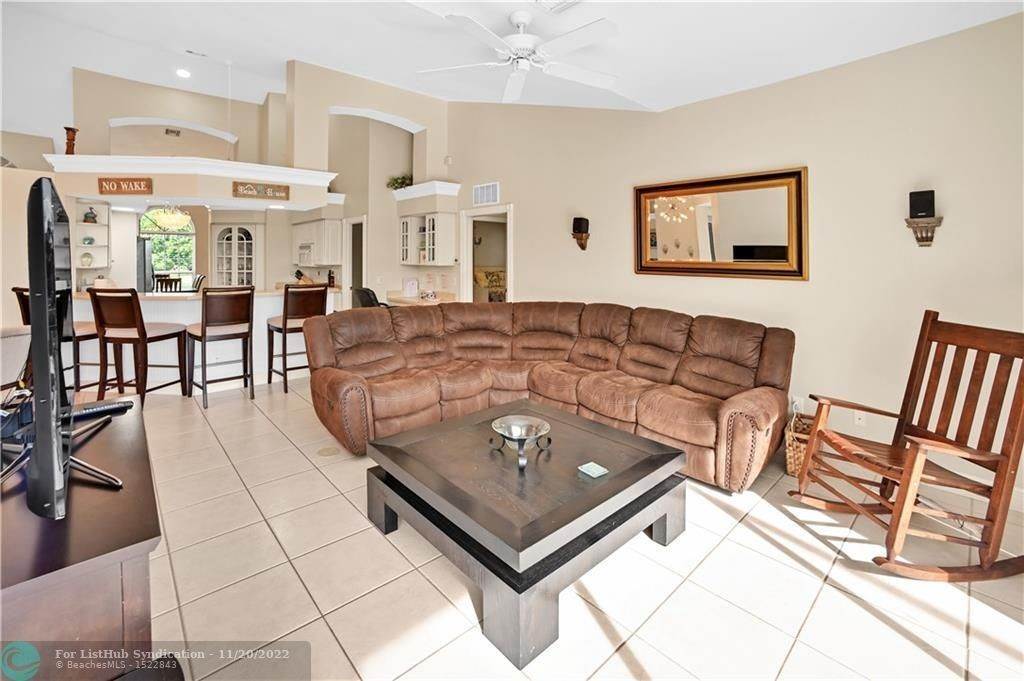 40. Single Family for Sale at Marco Island, FL 34145