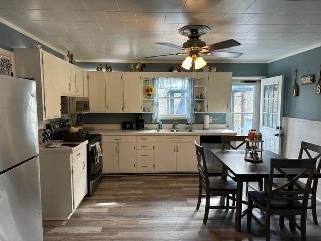 10. Single Family for Sale at Clifton, TN 38425