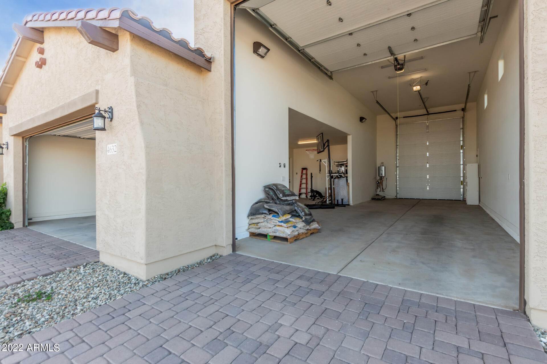 21. Single Family for Sale at Goodyear, AZ 85395