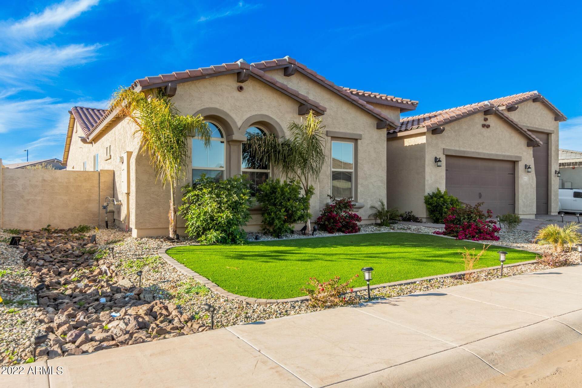 20. Single Family for Sale at Goodyear, AZ 85395