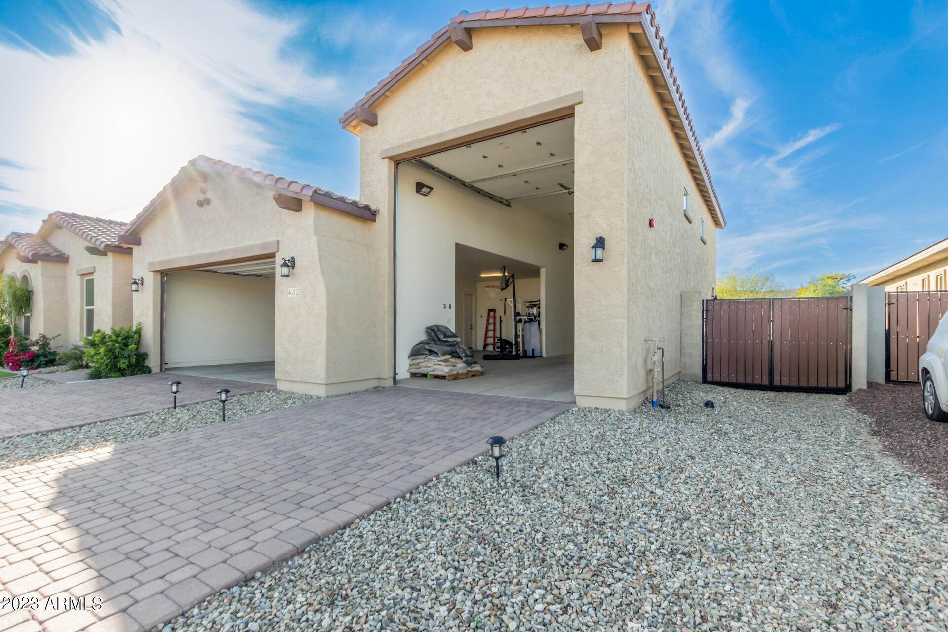 22. Single Family for Sale at Goodyear, AZ 85395