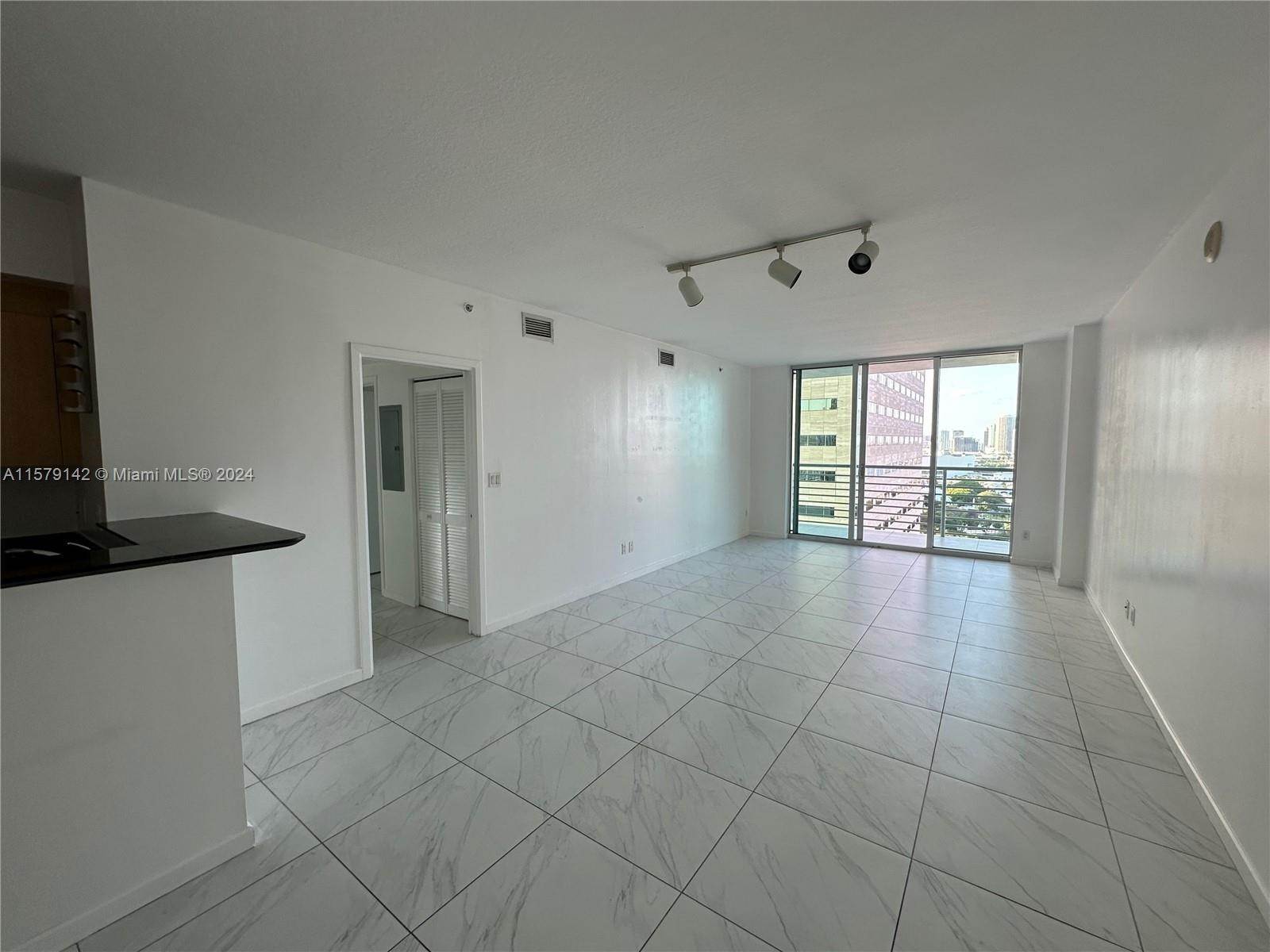 公寓 為 出售 在 Downtown Miami, Miami, FL 33131
