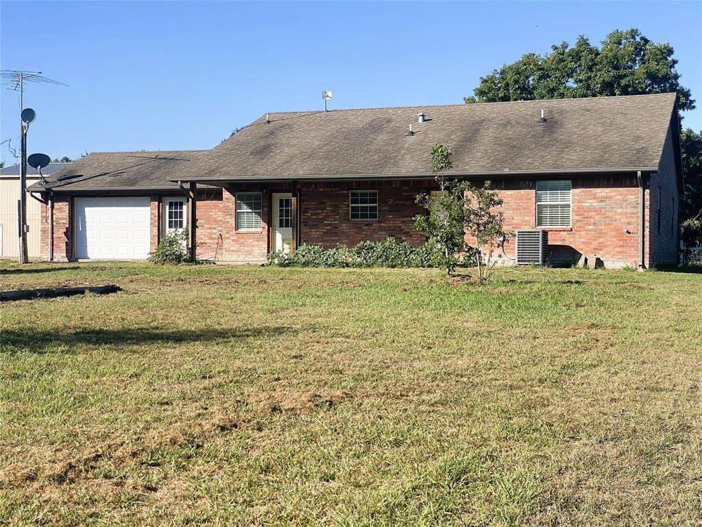 22. Single Family for Sale at Greenville, TX 75401
