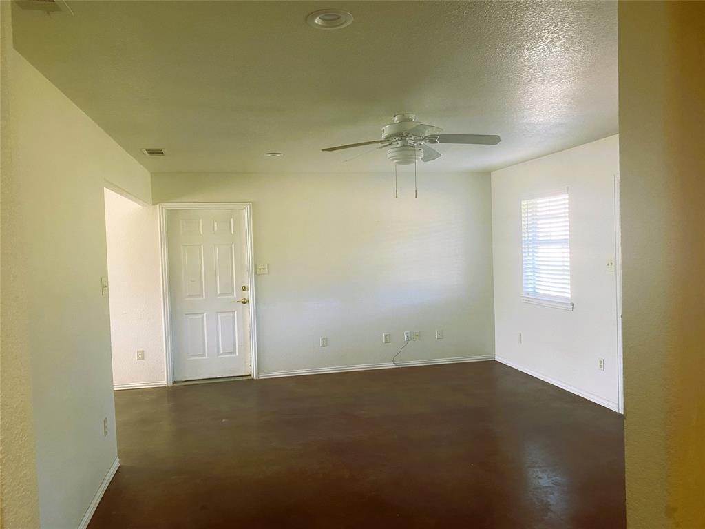 12. Single Family for Sale at Greenville, TX 75401