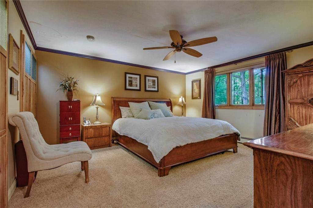 17. Single Family for Sale at Hayward, WI 54843