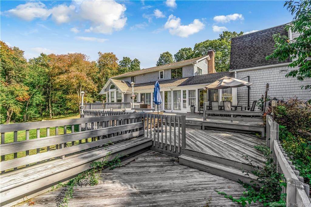 25. Single Family for Sale at Monroe, CT 06468