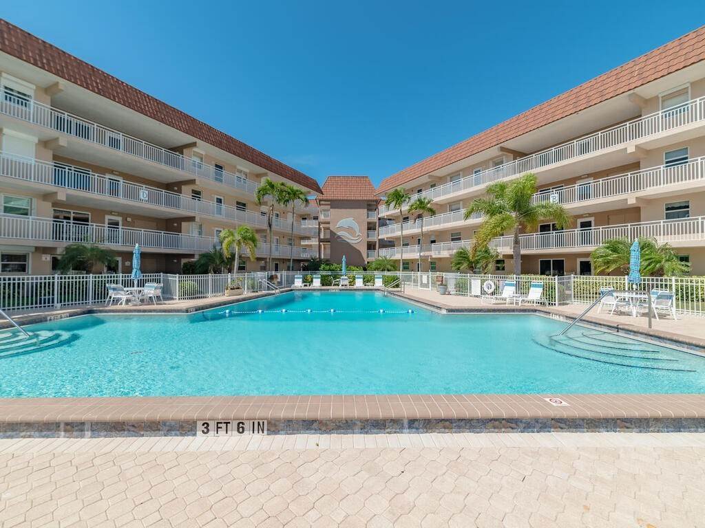 22. Condominium for Sale at Marco Island, FL 34145