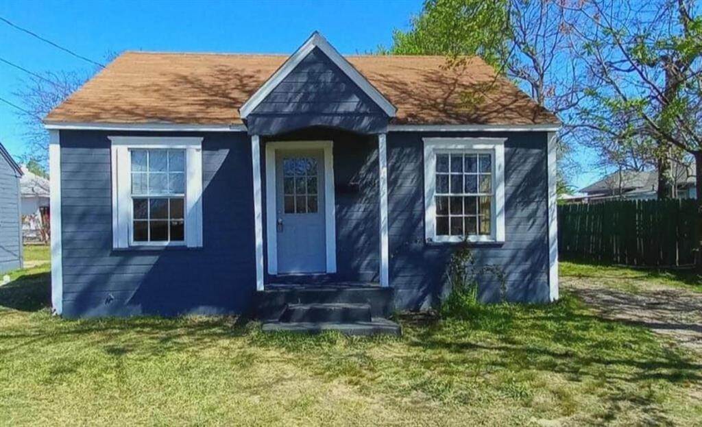 Single Family for Sale at Greenville, TX 75401