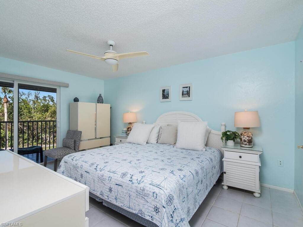 12. Condominium for Sale at Marco Island, FL 34145
