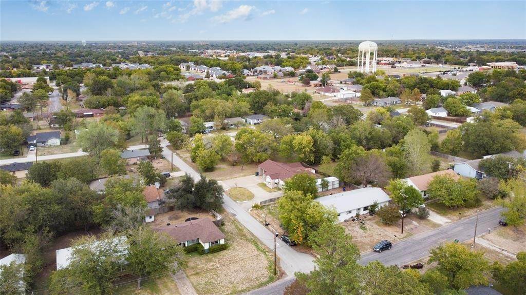 18. Single Family for Sale at Greenville, TX 75402