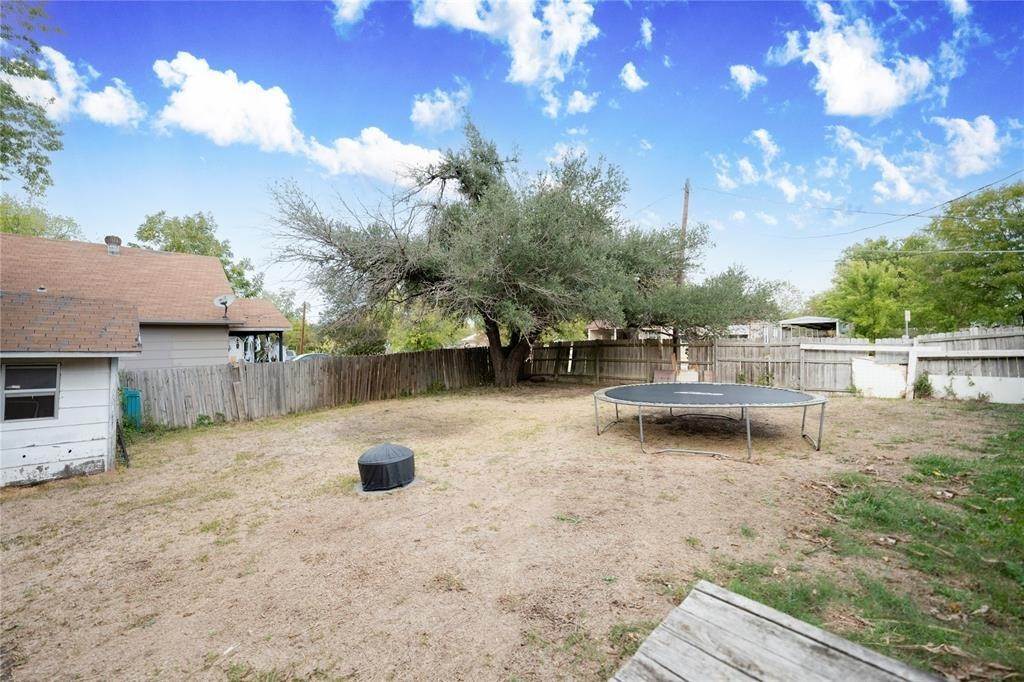 11. Single Family for Sale at Greenville, TX 75402