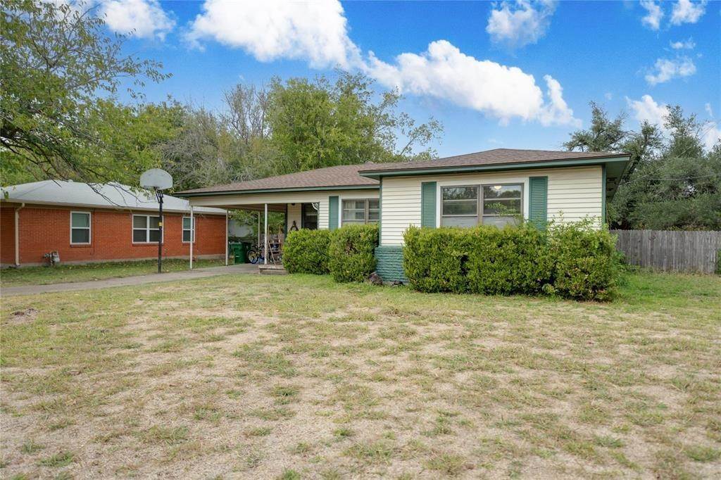 15. Single Family for Sale at Greenville, TX 75402