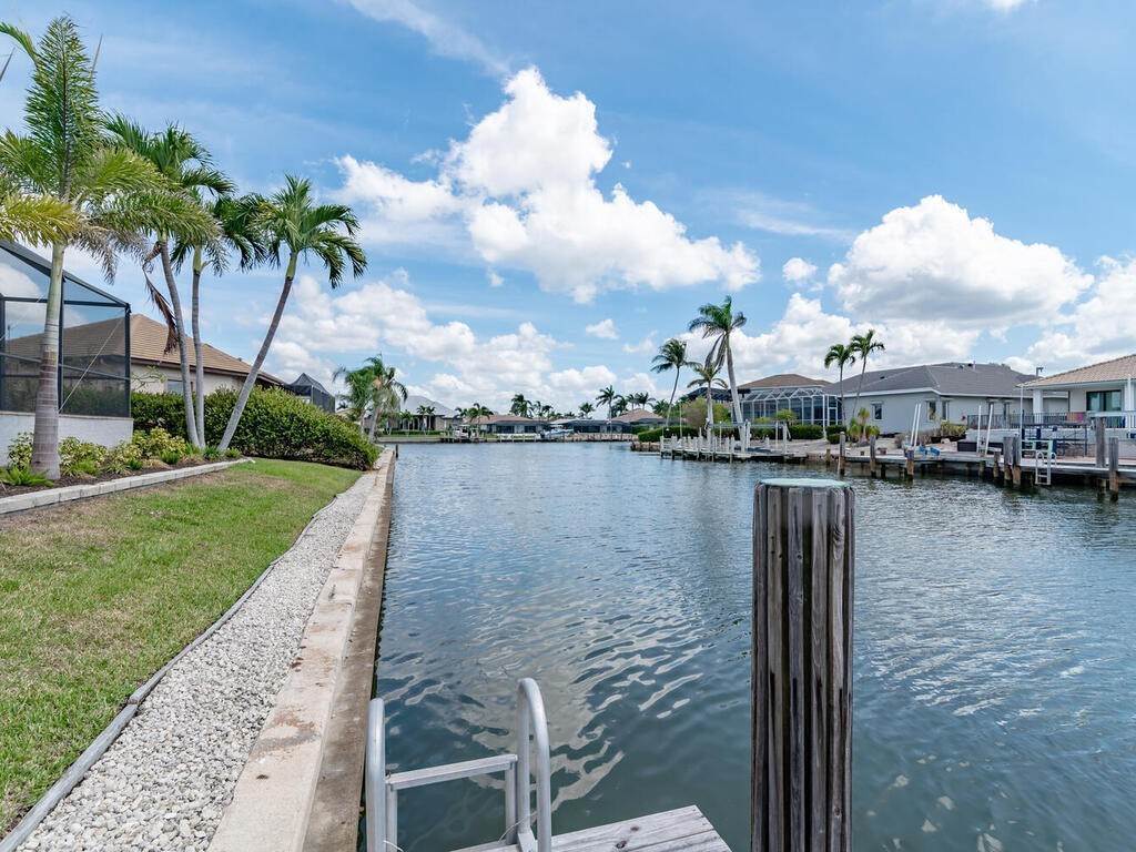 30. Single Family for Sale at Marco Island, FL 34145