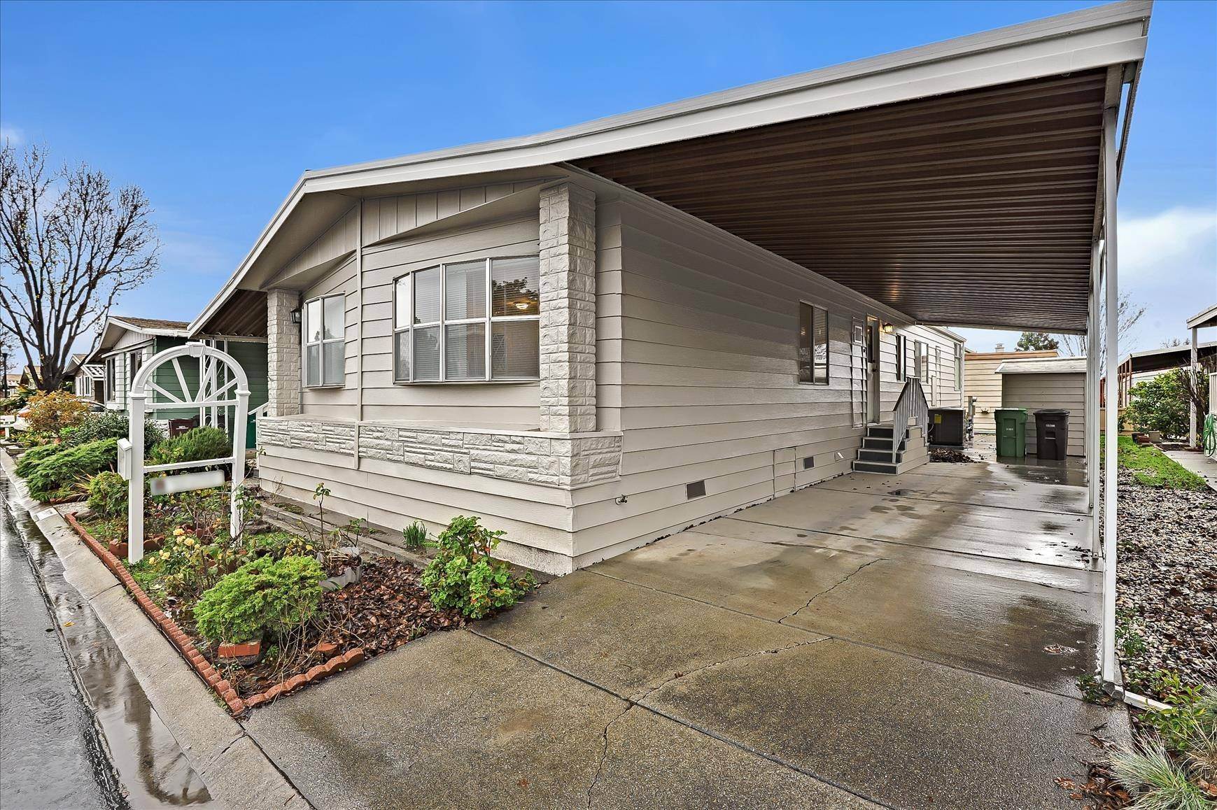 22. Mobile Home for Sale at Hayward, CA 94544