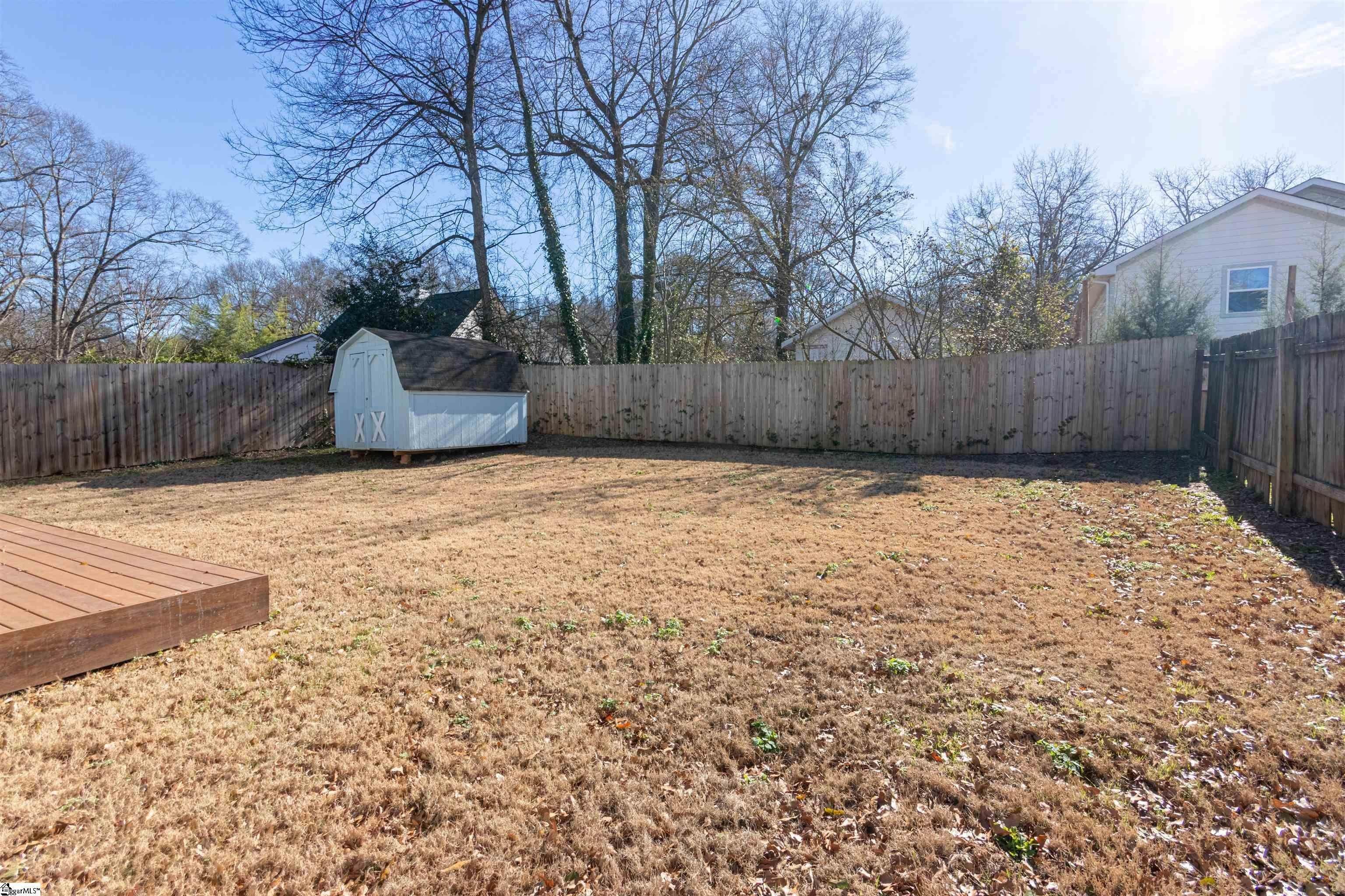 22. Single Family for Sale at Greenville, SC 29601