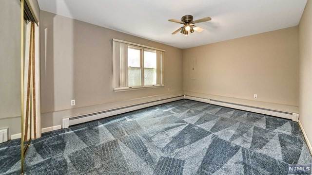 21. Single Family for Sale at Clifton, NJ 07012