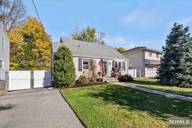 Single Family for Sale at Clifton, NJ 07013