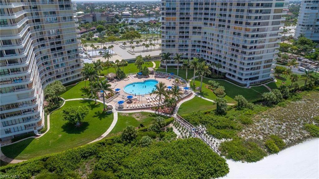 19. Condominium for Sale at Marco Island, FL 34145