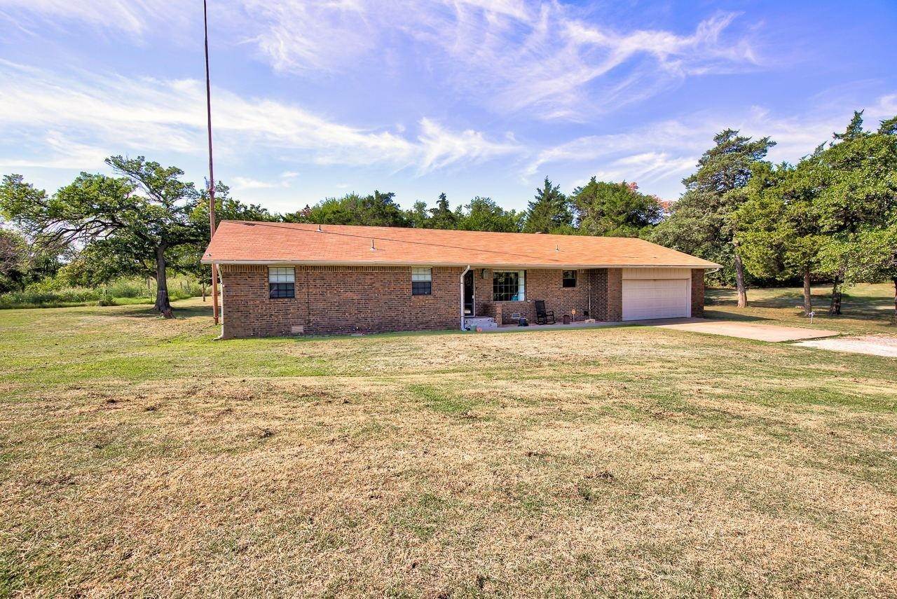 2. Single Family for Sale at Ringwood, OK 73768
