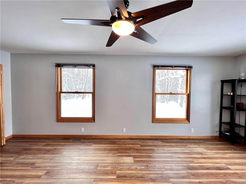 22. Single Family for Sale at Hayward, WI 54843