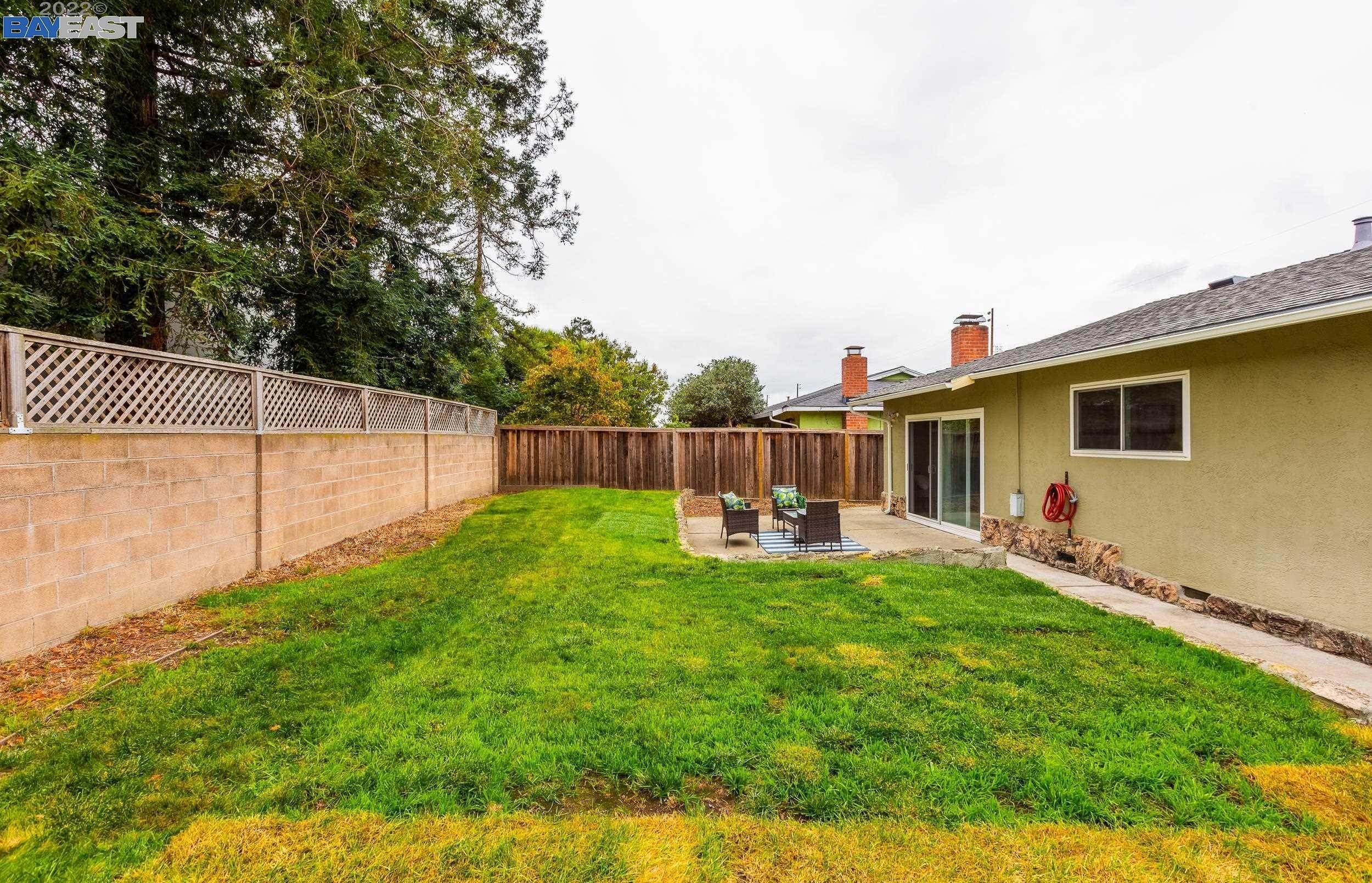 27. Single Family for Sale at Hayward, CA 94545