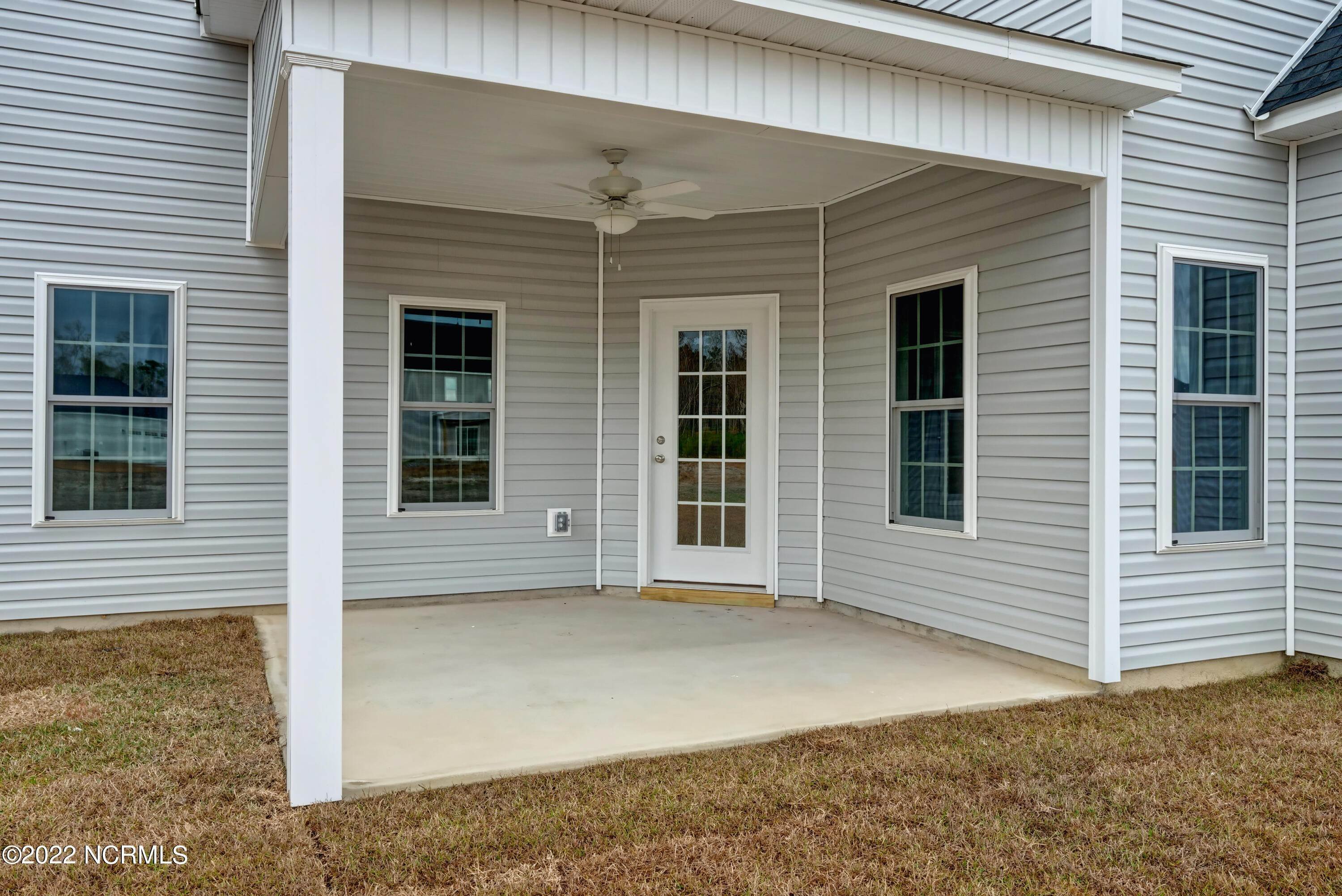 6. Single Family for Sale at Rocky Point, NC 28457