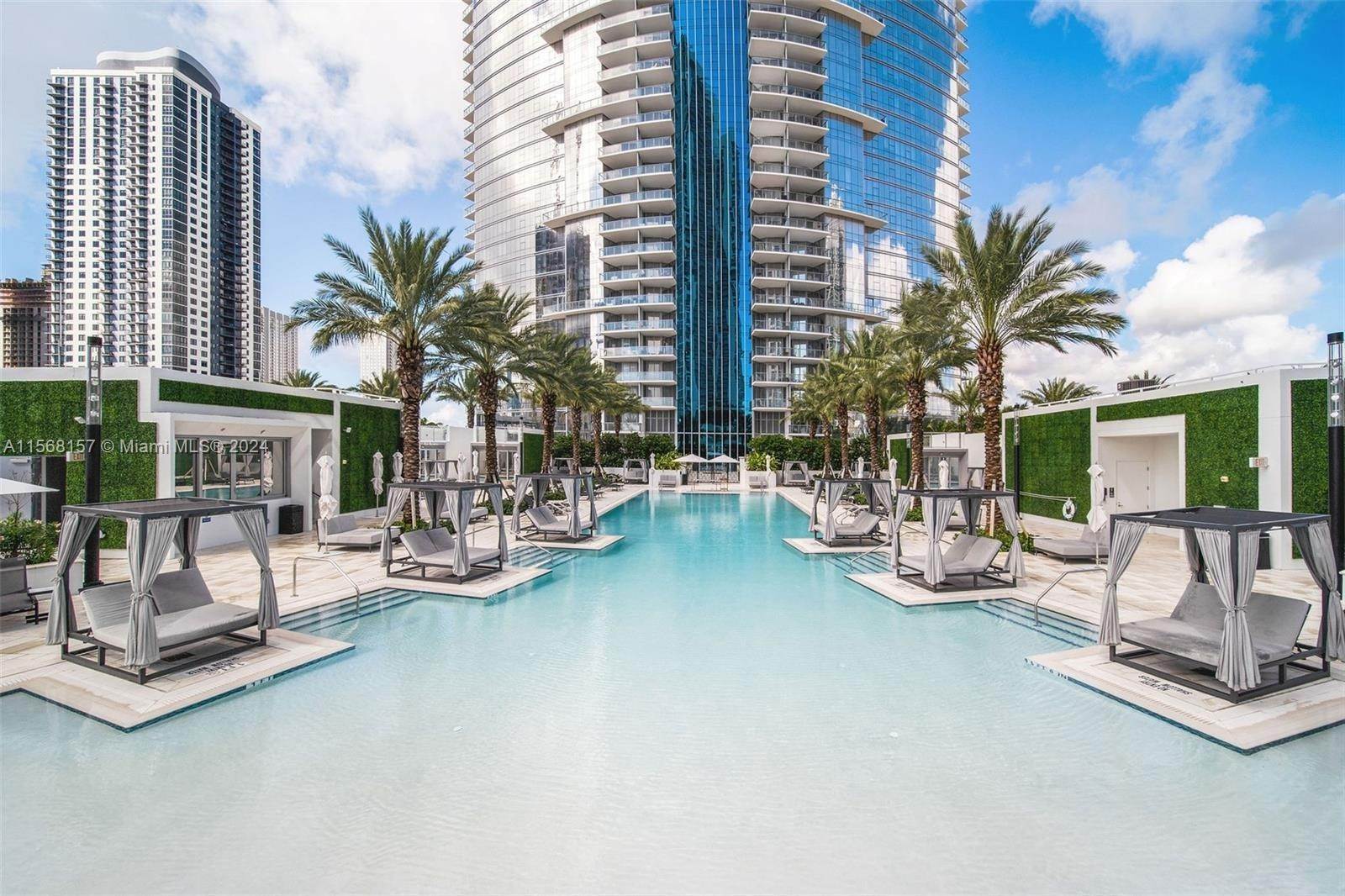 Condominium voor Verkoop op Park West, Miami, FL 33132