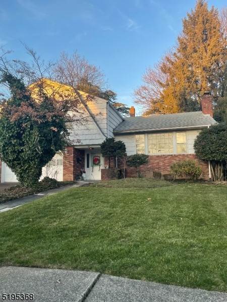 8. Single Family for Sale at Clifton, NJ 07013