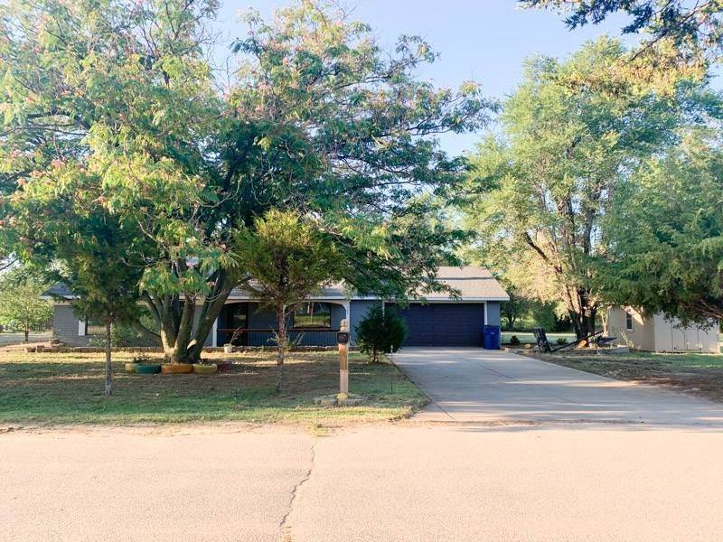 Single Family for Sale at Ringwood, OK 73768