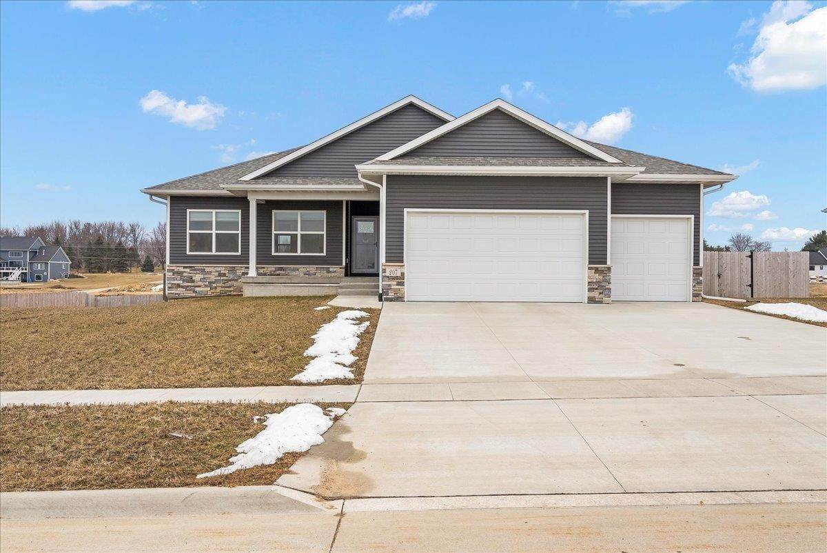 Single Family for Sale at Hudson, IA 50643
